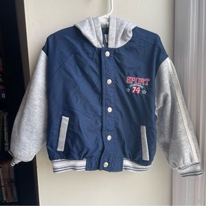 VINTAGE IN DESIGN BLUE GRAY SPORTS APPLIQUÉ HOODED JACKET SIZE 3T
